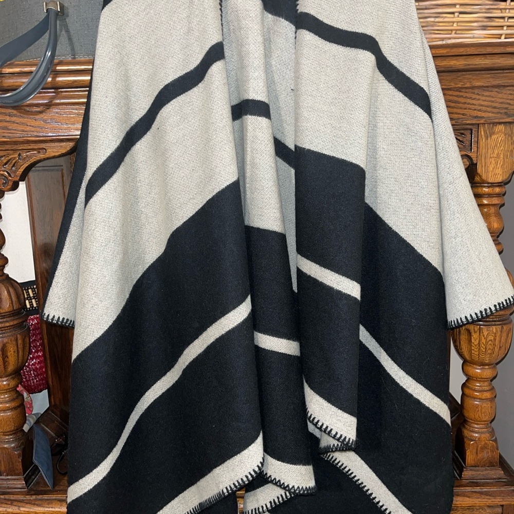 Black & Cream Striped Cape Coat - Women's Wrap Jack  & Missy